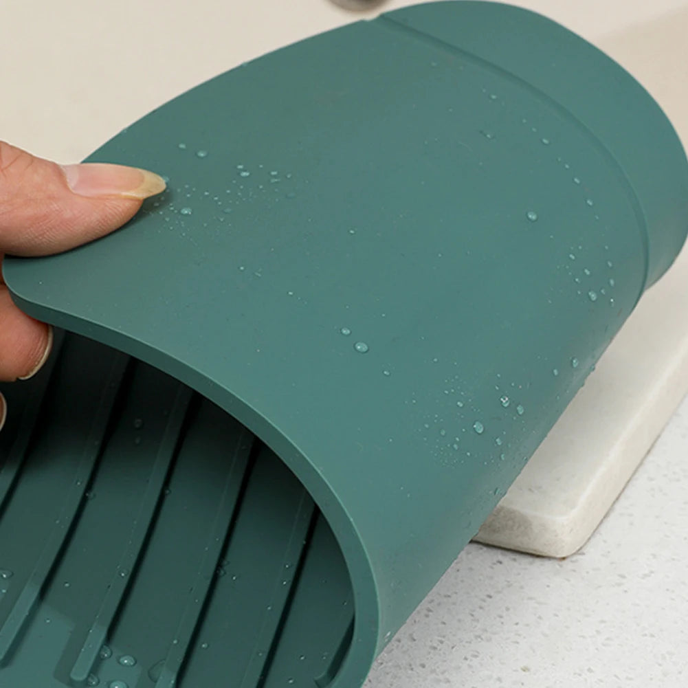 Kitchen Faucet Splash Pad Silicone Anti-Splash Sink Splash Pad Countertop Protector Drain Drying Mat for Bathroom Kitchen Gadget