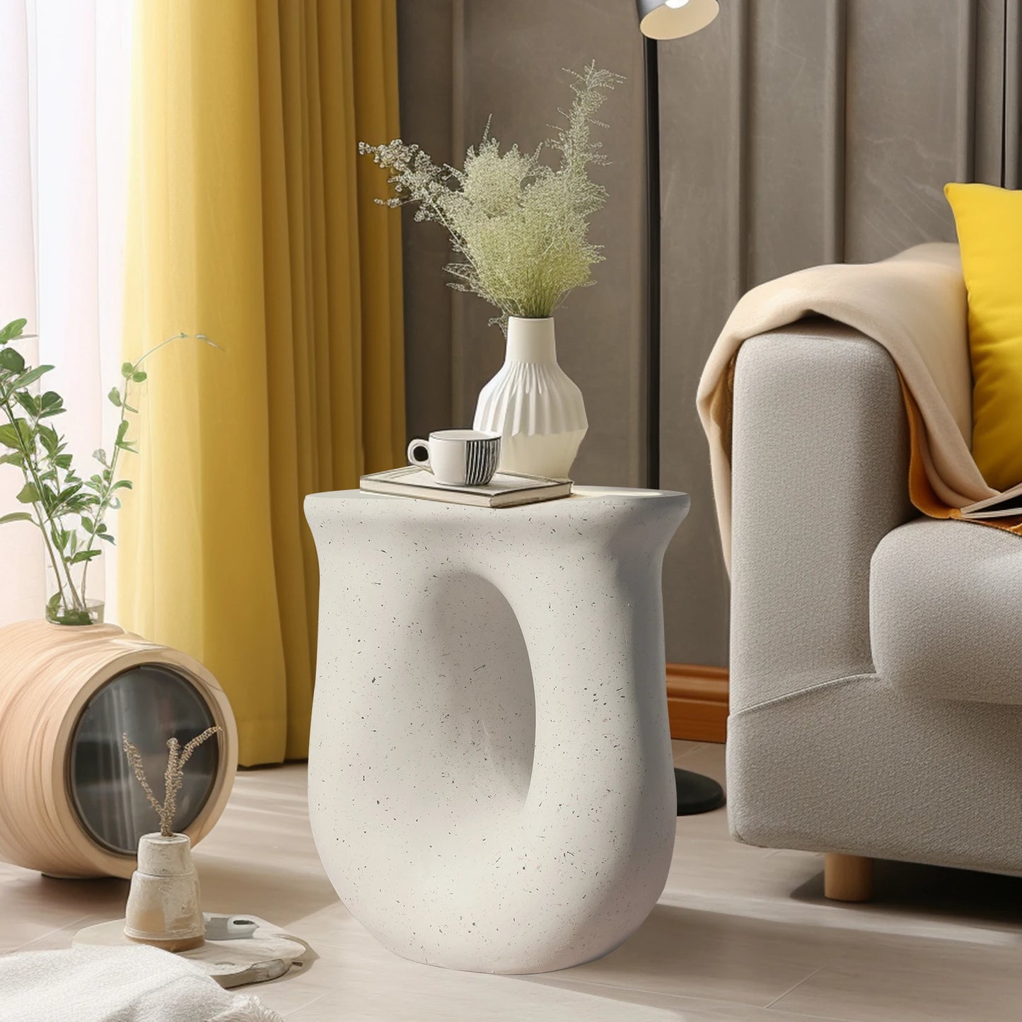 U-shaped Geometric Side End Table Coffee Table Stylish Lightweight Nightstand Bedroom Decor Accent Table
