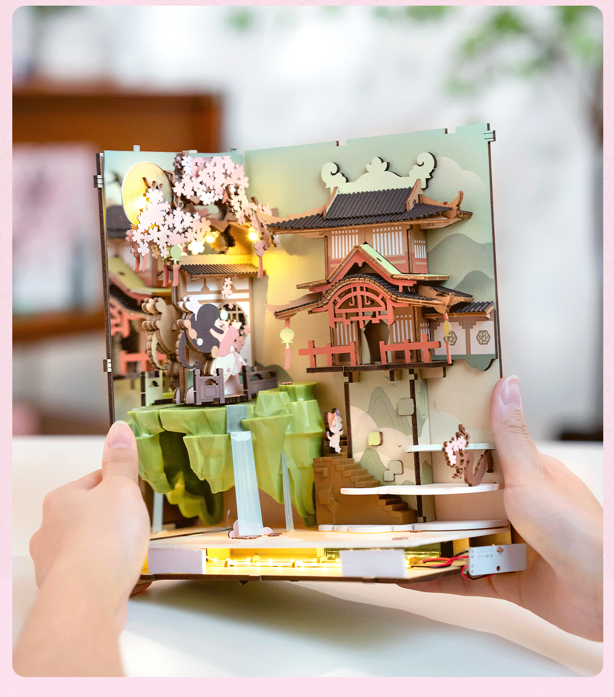 Robotime Rolife Falling Sakura Book Nook with LED Lights – Easy Assembly Home Décor, Perfect Gift for Families and Children (TGB05)