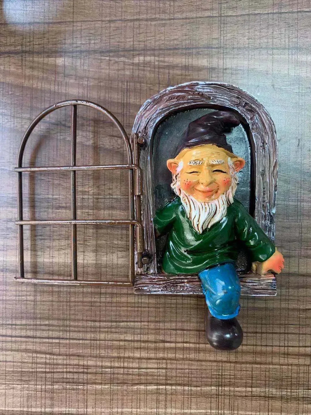 Creative Garden Gnome Statue Elf Out Tree Hug Suitable for Home Courtyard Porch Table Decoration