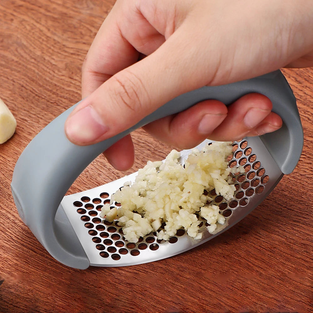 Stainless Steel Garlic Masher Manual Garlic Chopper Curve Garlic Press Crusher for Fruit Vegetable Kitchen Gadget Accessories